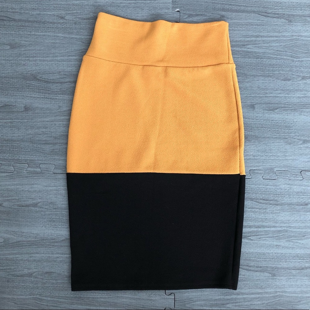 LulaRoe Cassie pencil skirt
